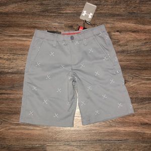 Boys size 8 Under Armour golf shorts NWT